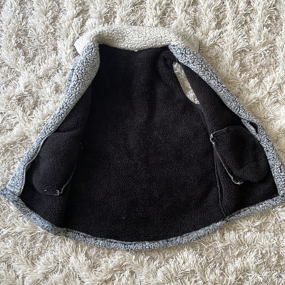 Women's sherpa vest size S/M - Picture 2 of 4